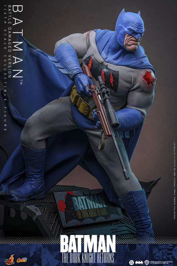 Batman: The Dark Knight Returns - Batman (Battle Damaged) 1:6 Scale Collectible Action Figure - Image 4