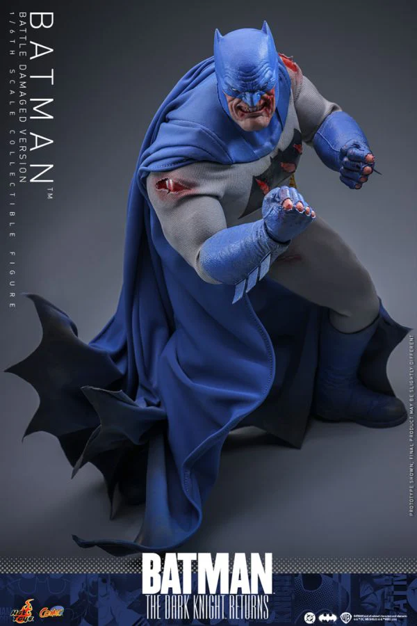 Batman: The Dark Knight Returns - Batman (Battle Damaged) 1:6 Scale Collectible Action Figure - Image 8
