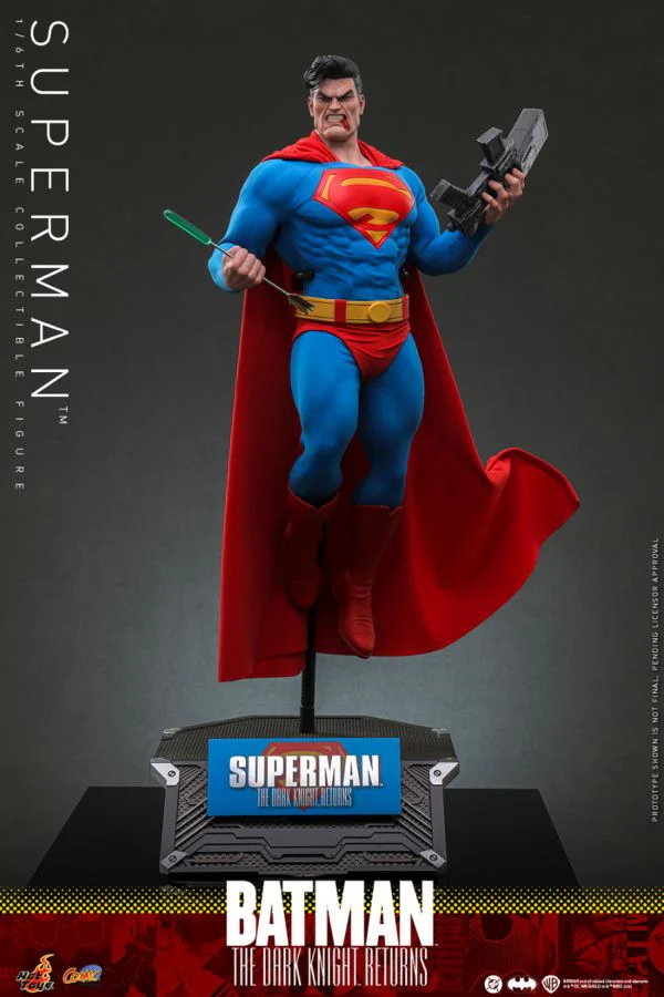 Batman: The Dark Knight Returns - Superman 1:6 Scale Collectable Action Figure - Image 5