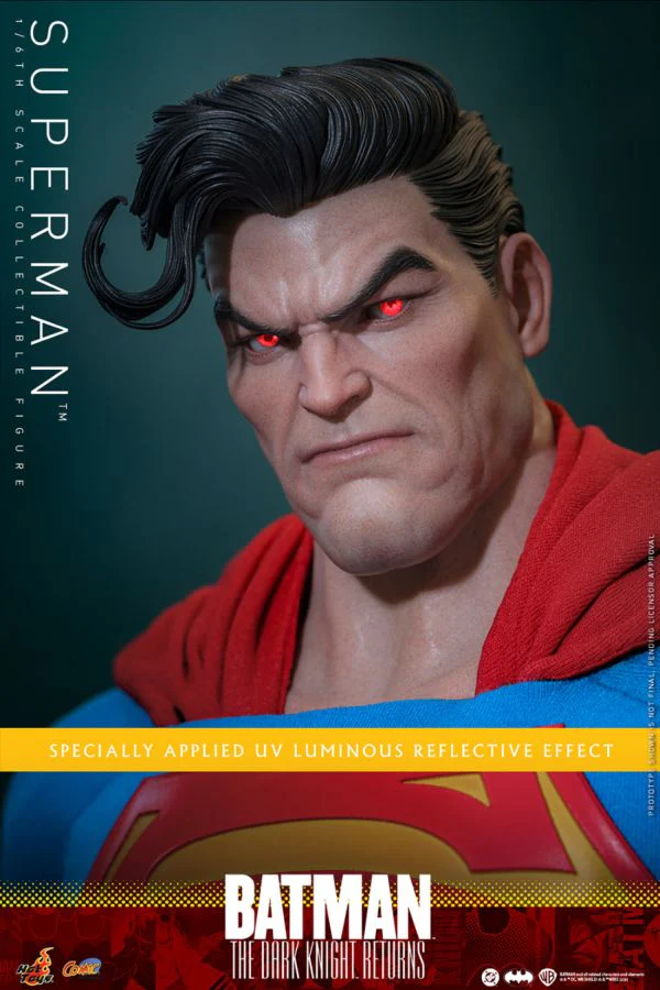 Batman: The Dark Knight Returns - Superman 1:6 Scale Collectable Action Figure - Image 7